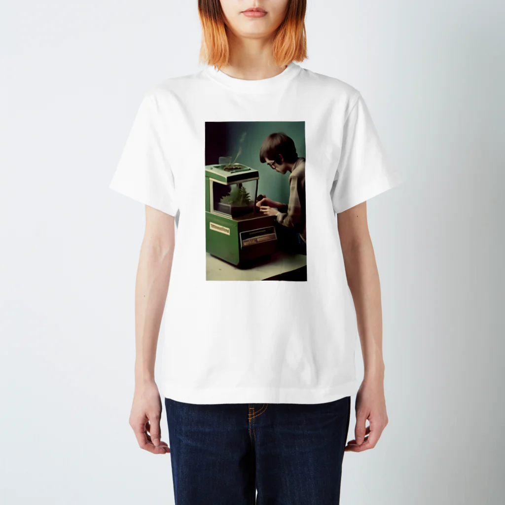 THE FUNNYDOPE SHOPの秘密の個人栽培ボックス Regular Fit T-Shirt