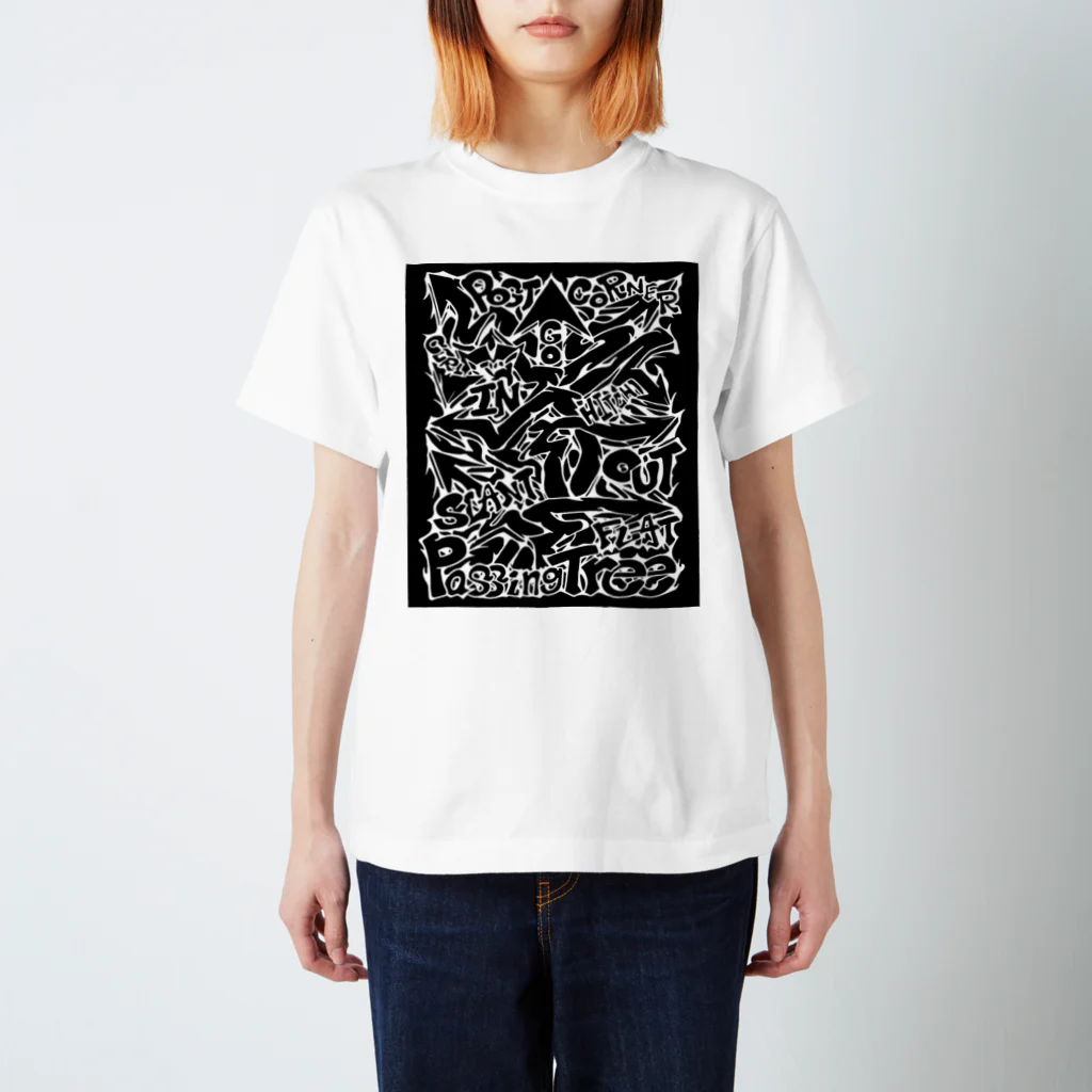 PB.DesignsのPassingTree・ブラック Regular Fit T-Shirt