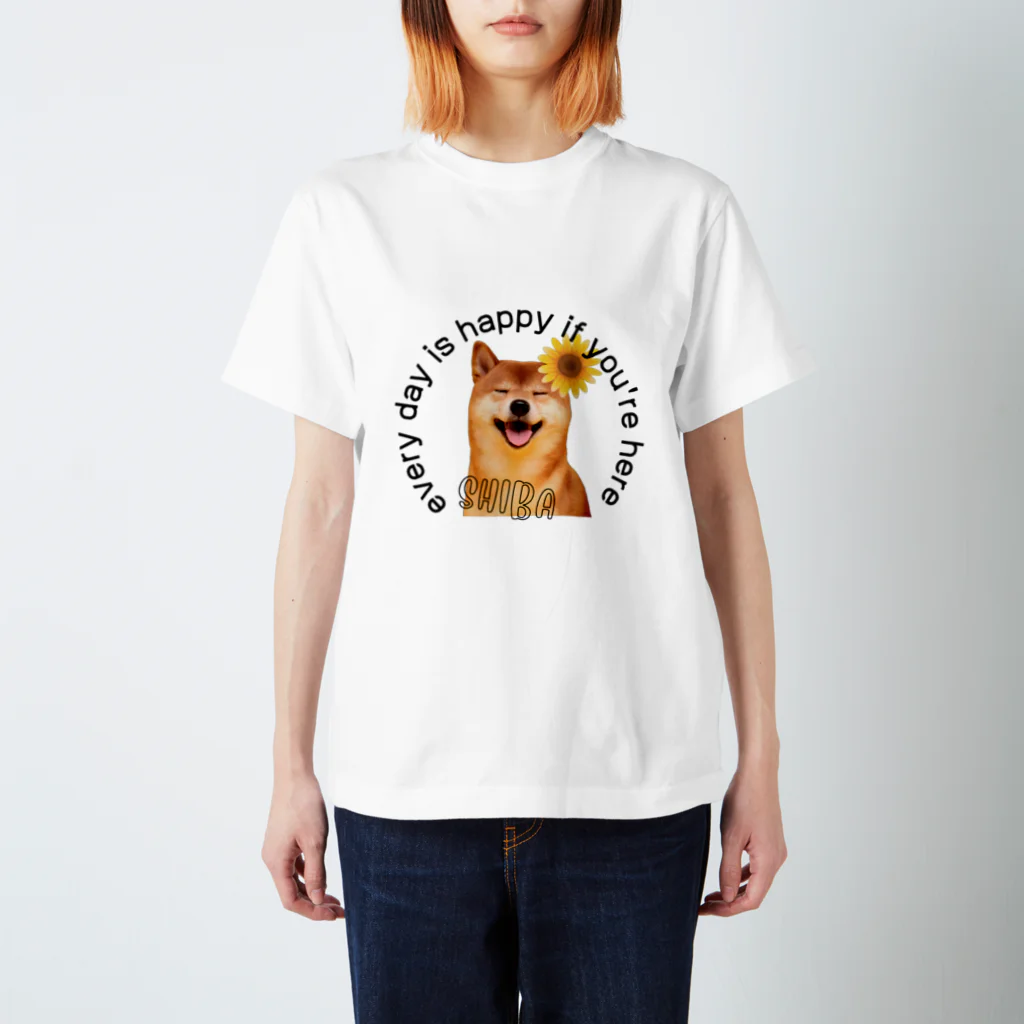 mojimojiの柴犬とひまわり Regular Fit T-Shirt