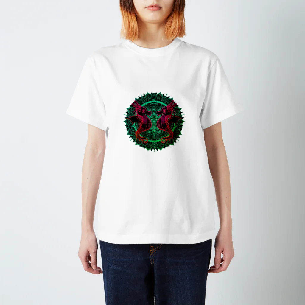 ﾈﾓﾌｨﾗのタツノオトシゴ 曼荼羅 Regular Fit T-Shirt