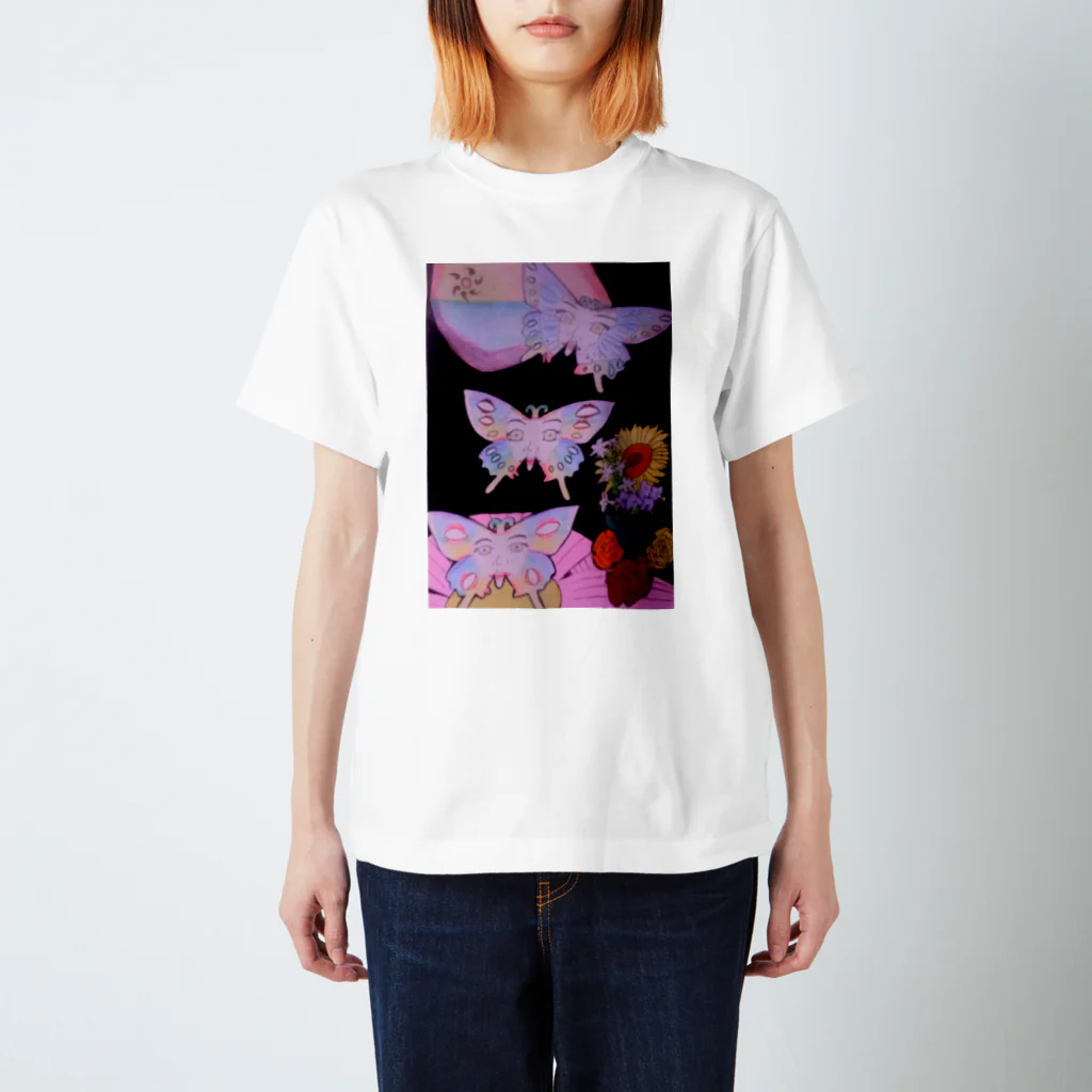 アーティスト 丸尾義久shopの丸尾義久作　ファーストキス 人面蝶 Regular Fit T-Shirt