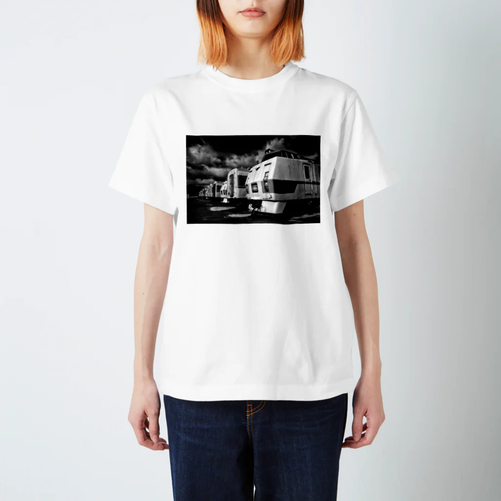 Second_Life_of_Railwaysのキハ183系「スラントノーズ」が北海道の港でタイへの出国を待つ Regular Fit T-Shirt