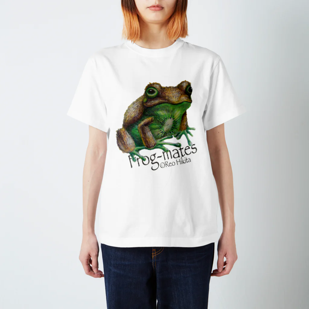 引田玲雄 / Reo Hikitaのカエルメイト(Frog-mates)より「キウイガエル」 Regular Fit T-Shirt