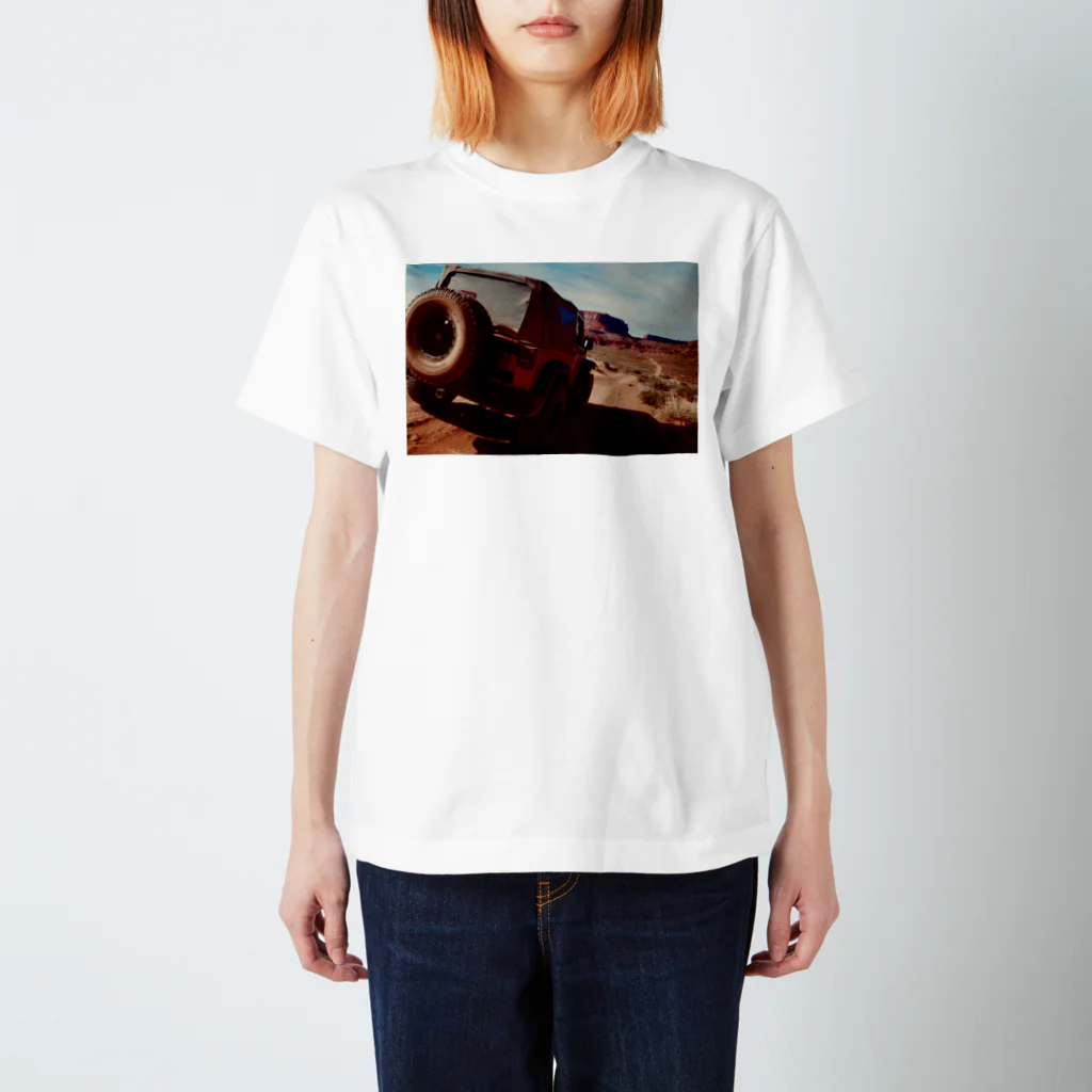 SexyJeepのモアブコレクション　ホワイトリム02 Regular Fit T-Shirt