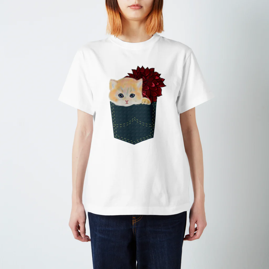 Lemo Art (レモアート)のポケねこ　ガーベラ Regular Fit T-Shirt