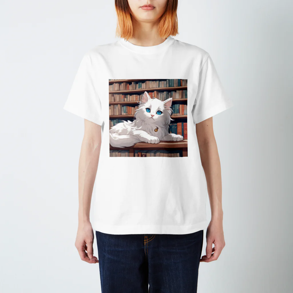 yoiyononakaの図書室の番猫03 スタンダードTシャツ