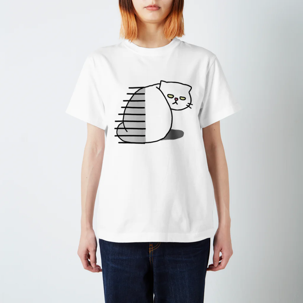 Cute mascot dogsのExotic shorthair looking back スタンダードTシャツ