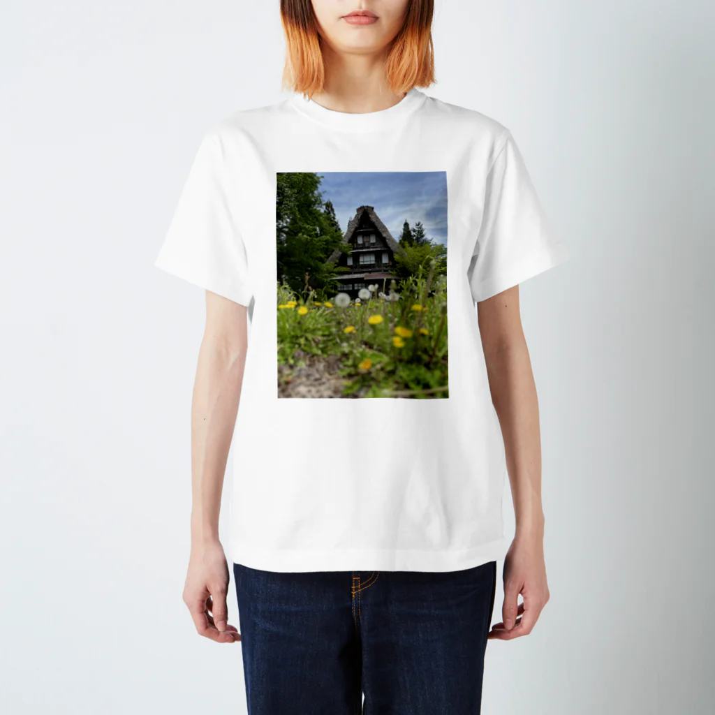 COSMIC Galleryの白川郷・五箇山の合掌造り集落 スタンダードTシャツ