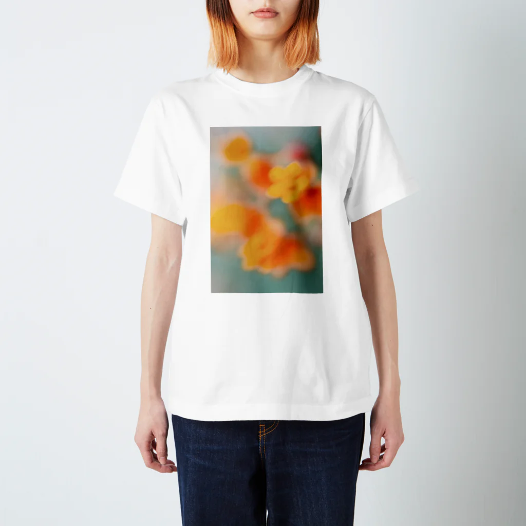 DGDGの花畑の風景 Regular Fit T-Shirt