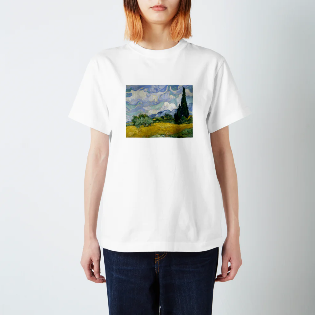 名画館のゴッホ「糸杉のある麦畑」　フィンセント・ファン・ゴッホの絵画【名画】 スタンダードTシャツ