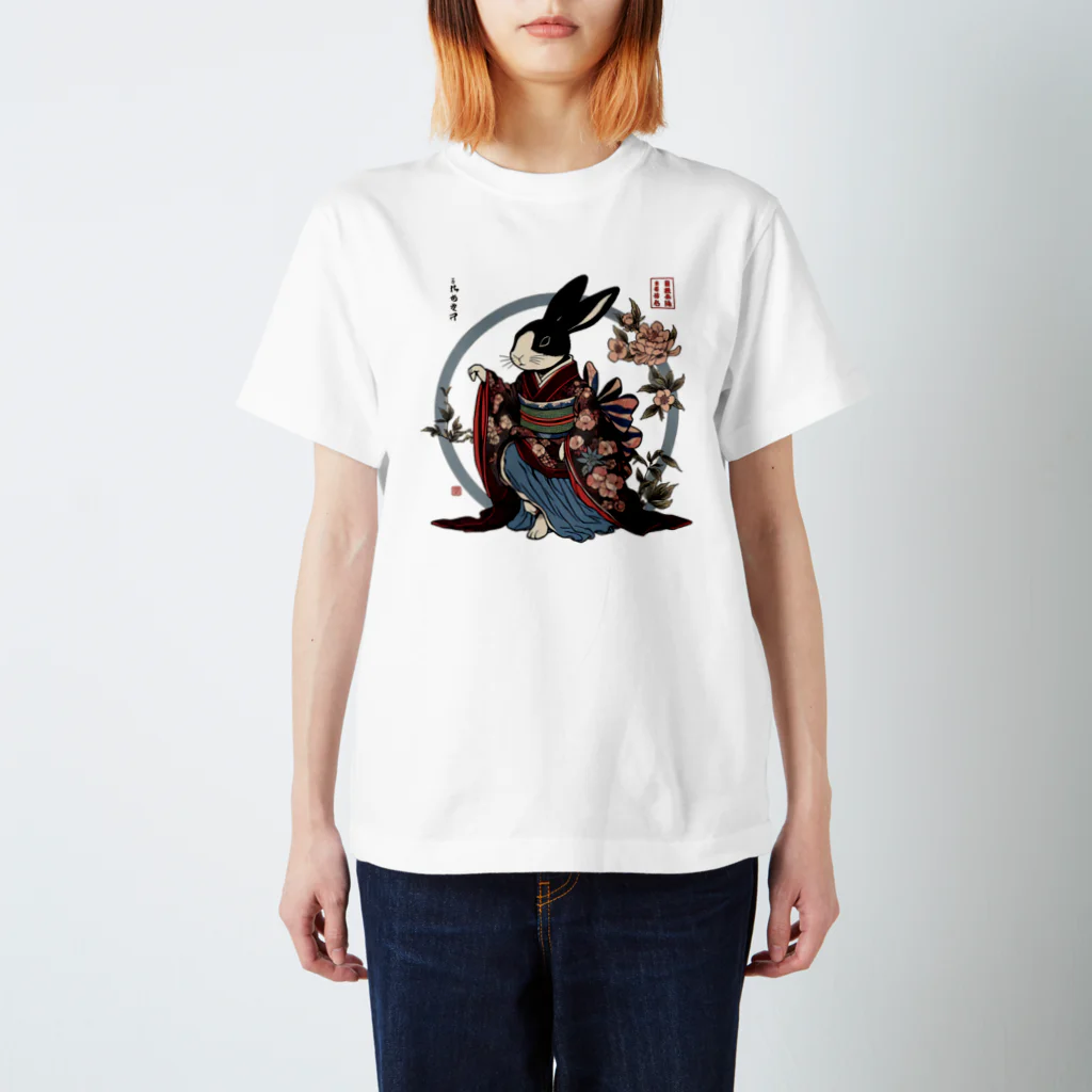 𝙍𝙖𝙗𝙗𝙞𝙩 𝙃𝙤𝙪𝙨𝙚の和服うさぎ Regular Fit T-Shirt