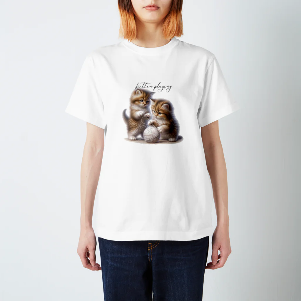 はんなり女史の毛糸玉と子猫 Regular Fit T-Shirt