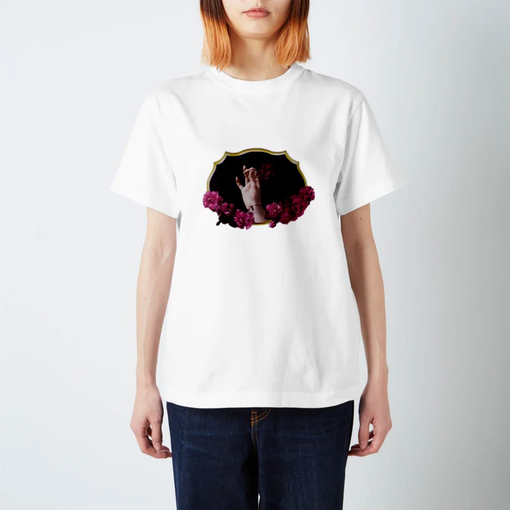 RUNAのドールの花摘み Regular Fit T-Shirt