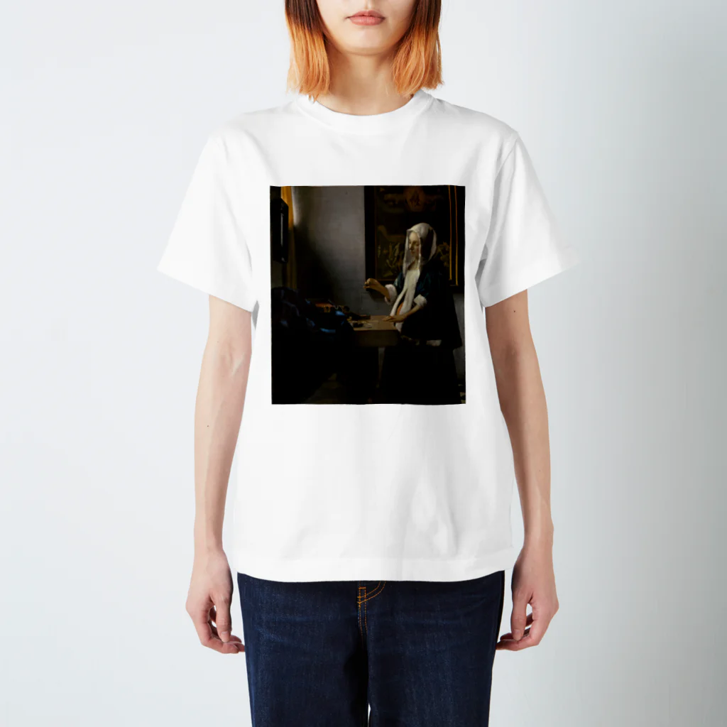 世界美術商店の天秤を持つ女 / Woman Holding a Balance Regular Fit T-Shirt