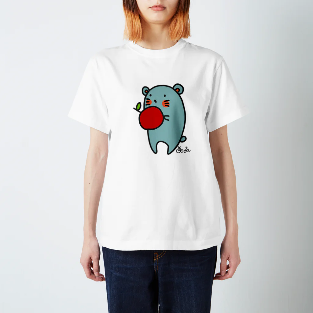 おおやようこのりんごを食べるねずねず スタンダードTシャツ