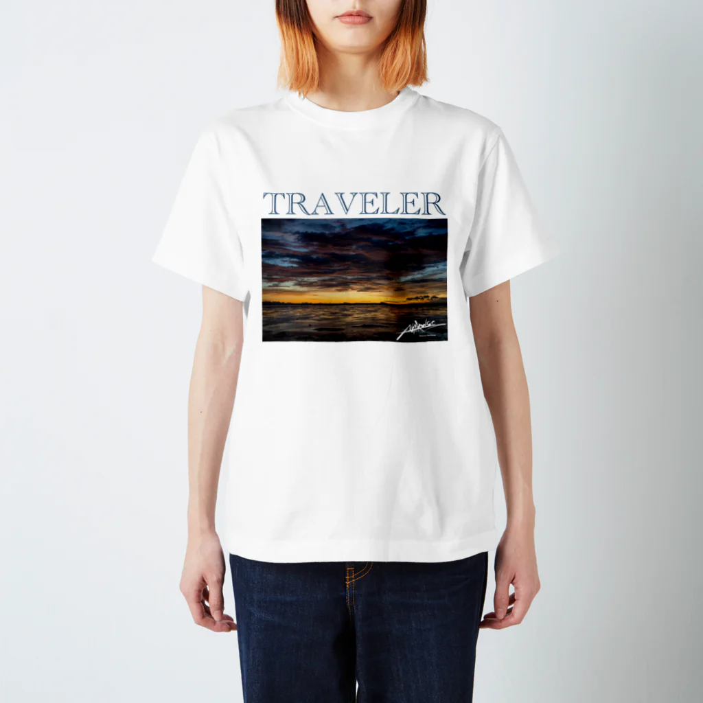 Naikwoo Surround official shopのパンガン島の夕日 Regular Fit T-Shirt