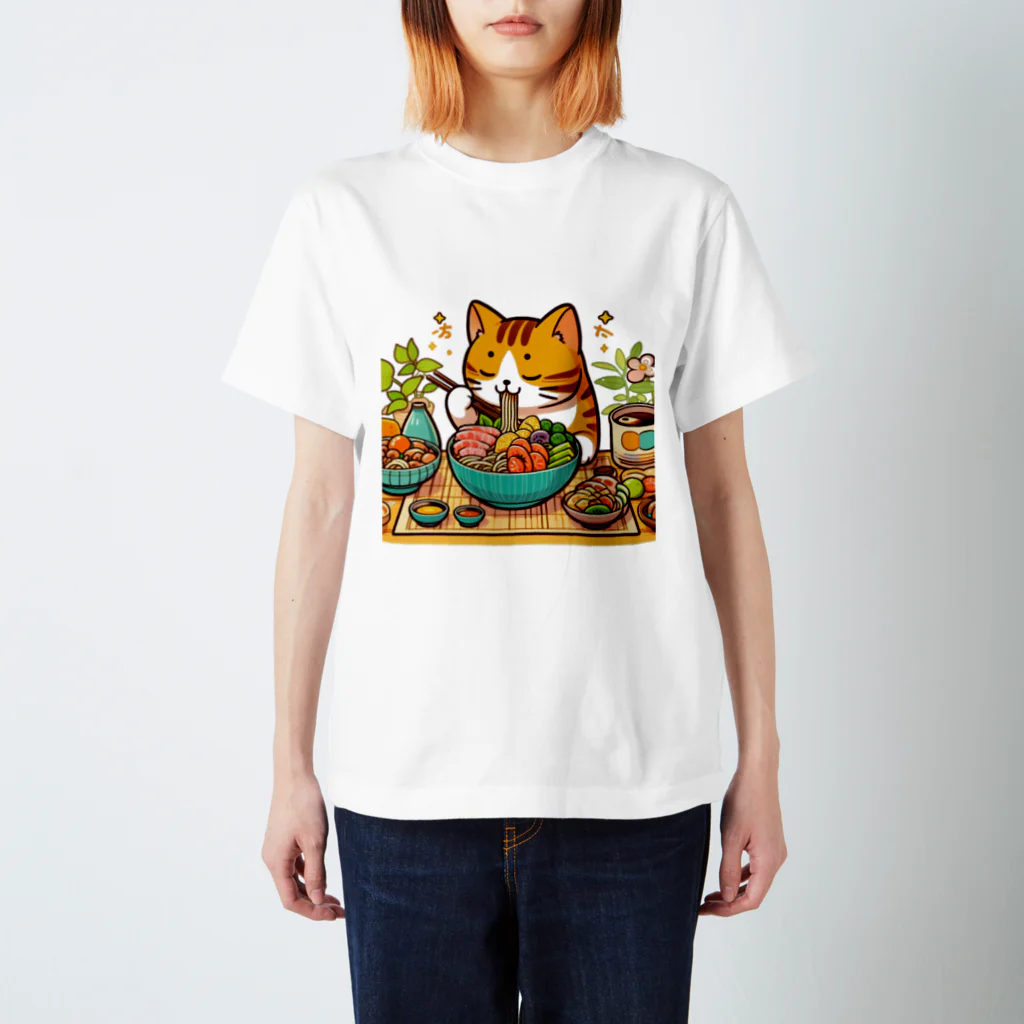 zuuu-のお上品に食事をする猫様 スタンダードTシャツ