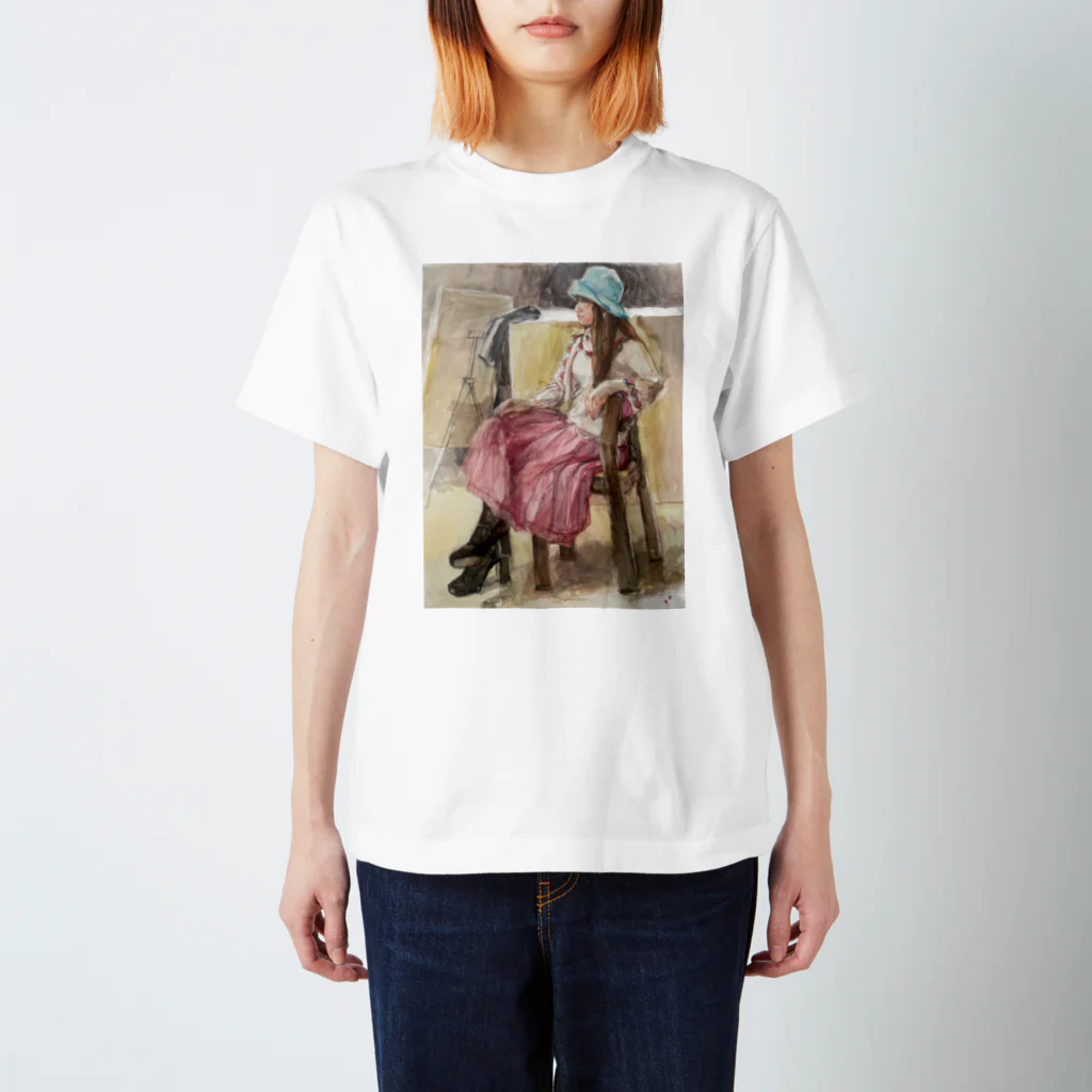 Toshiko’s shopの帽子の女性 Regular Fit T-Shirt