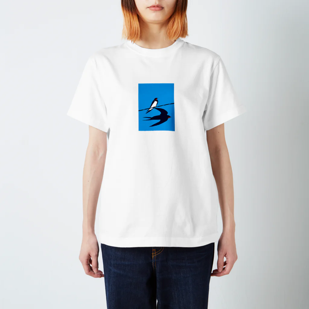 intheskysanoの燕の夫婦 Regular Fit T-Shirt