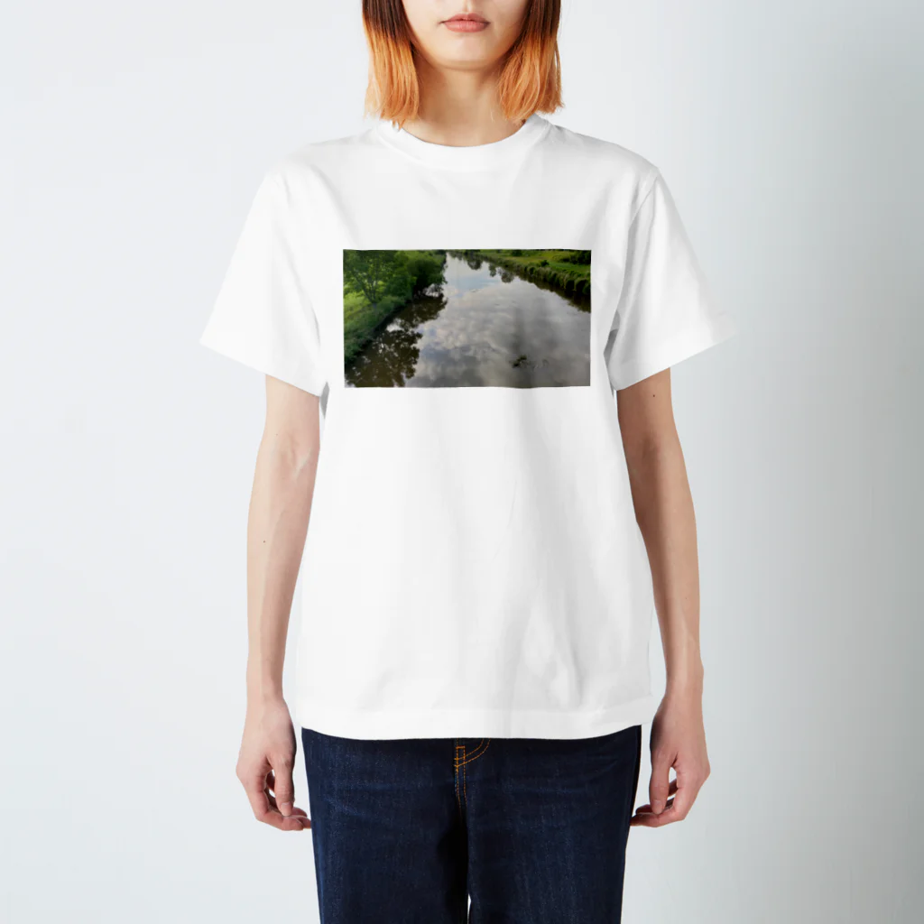 日常をのぞき見してみるの川面 夏の風景 Regular Fit T-Shirt