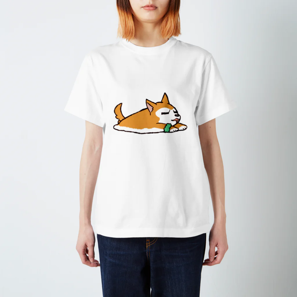 ちるふショップのちるふ（パンが好きな狼） スタンダードTシャツ