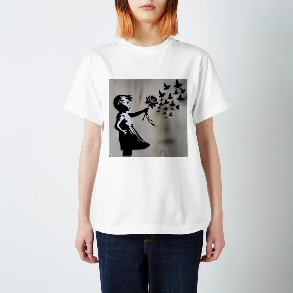 ビンパシーの館の花束でマジックする女の子 Regular Fit T-Shirt