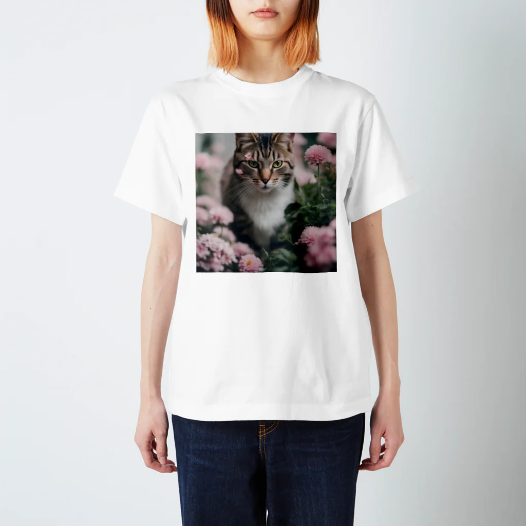 tyu0972の猫と花 Regular Fit T-Shirt