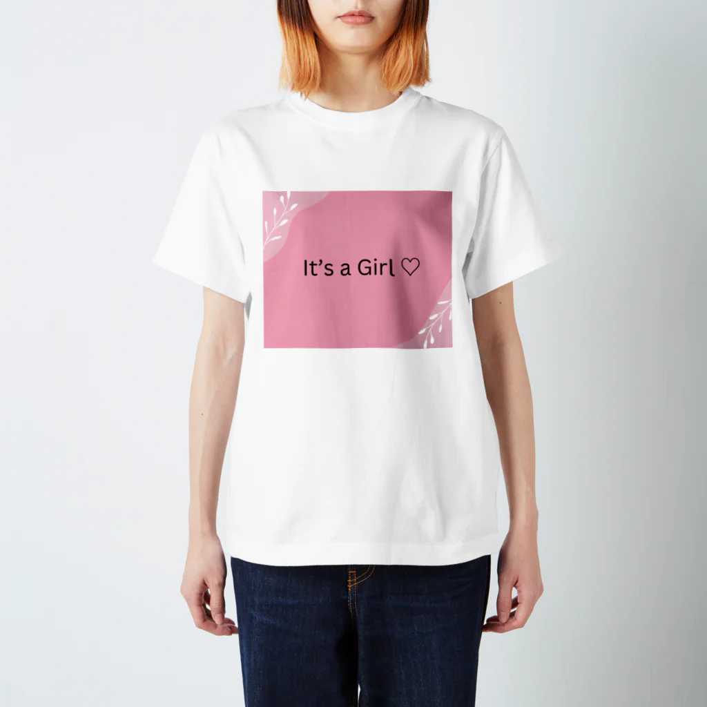 Sanju129のおめでとう its a girl  Regular Fit T-Shirt