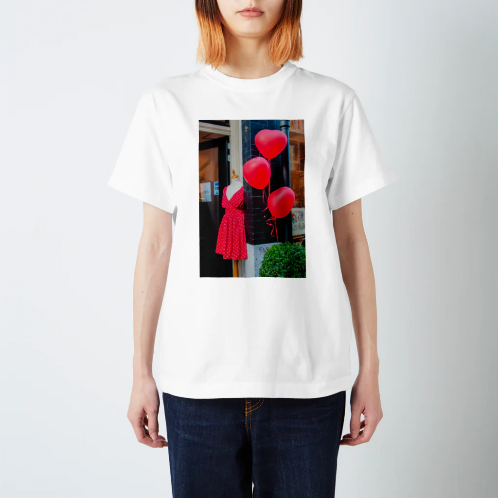 Atsuko Yamamotoのattractive red in  Amsterdam Regular Fit T-Shirt