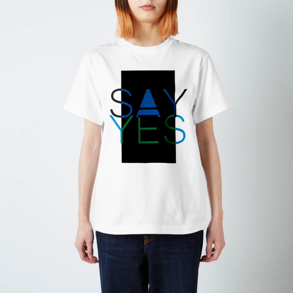 HugoDesignsのSay Yes! スタンダードTシャツ