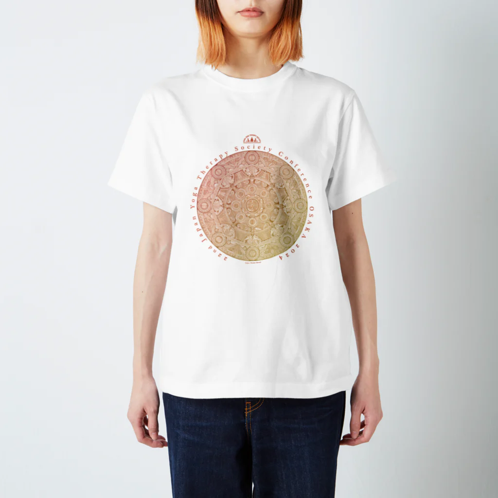 JAPAN_YOGA_THERAPY_SOCIETY_2024のMANDALA T-shirt (brown) ※Tシャツはホワイトをお選び下さい スタンダードTシャツ