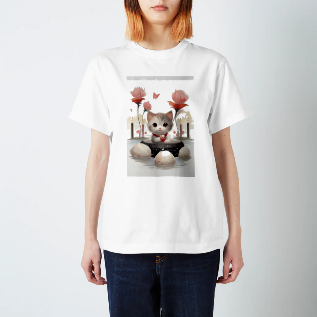 恥ずかしがり屋のねこショップの猫とお花 スタンダードTシャツ