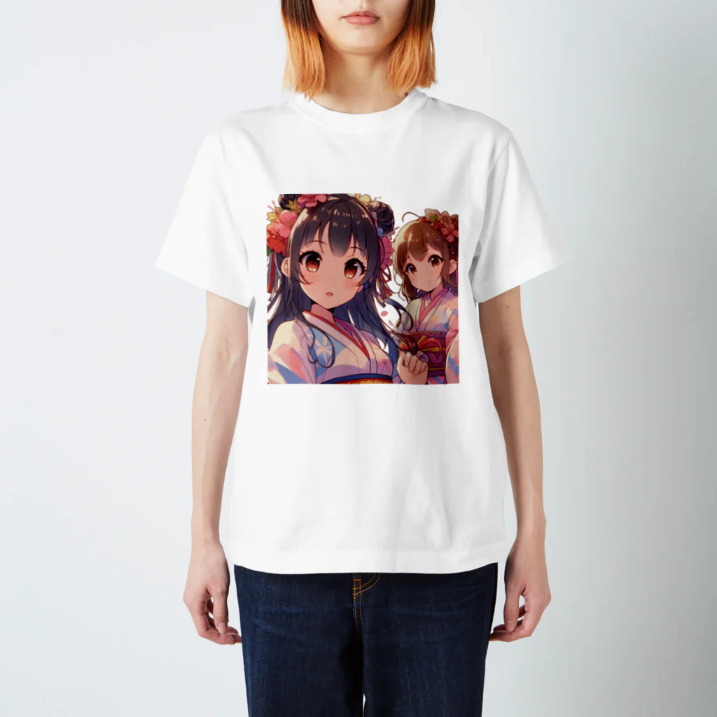 推しの美少女とアイドルの和服が似合う美人姉妹 Regular Fit T-Shirt