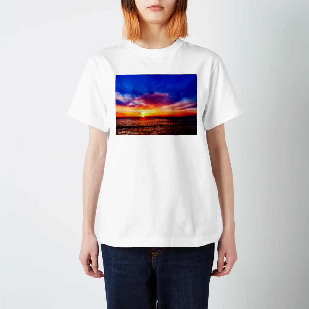 海のアーティスト　belle paysageのbelle paysage 湘南の夕焼け Regular Fit T-Shirt