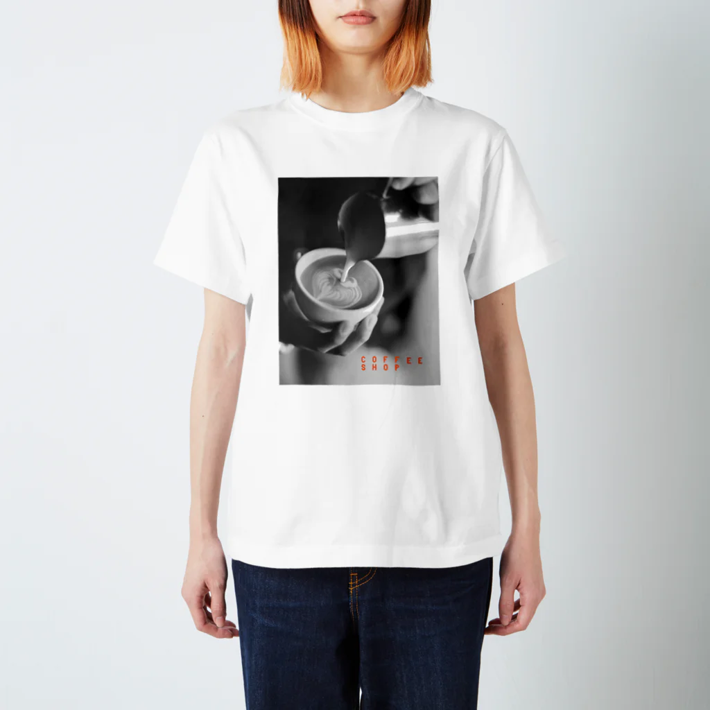 ココアカフェのラテ・アート Regular Fit T-Shirt