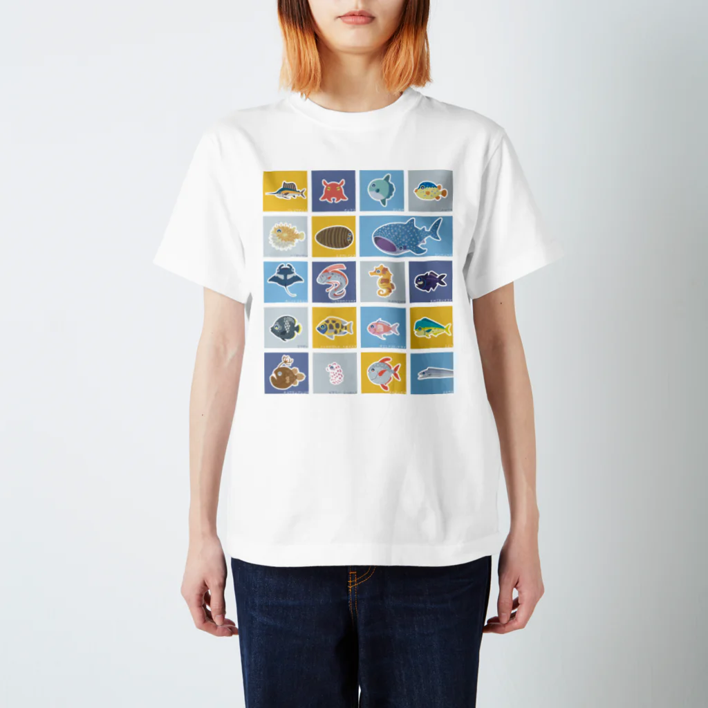 ホチカド漁船の釣れたよ。妙なセレクトのいろんな魚が。 スタンダードTシャツ