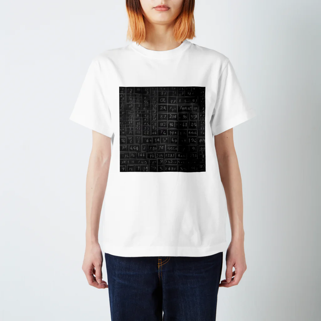 Isaiah_AI_Designの黒板の数字 Regular Fit T-Shirt