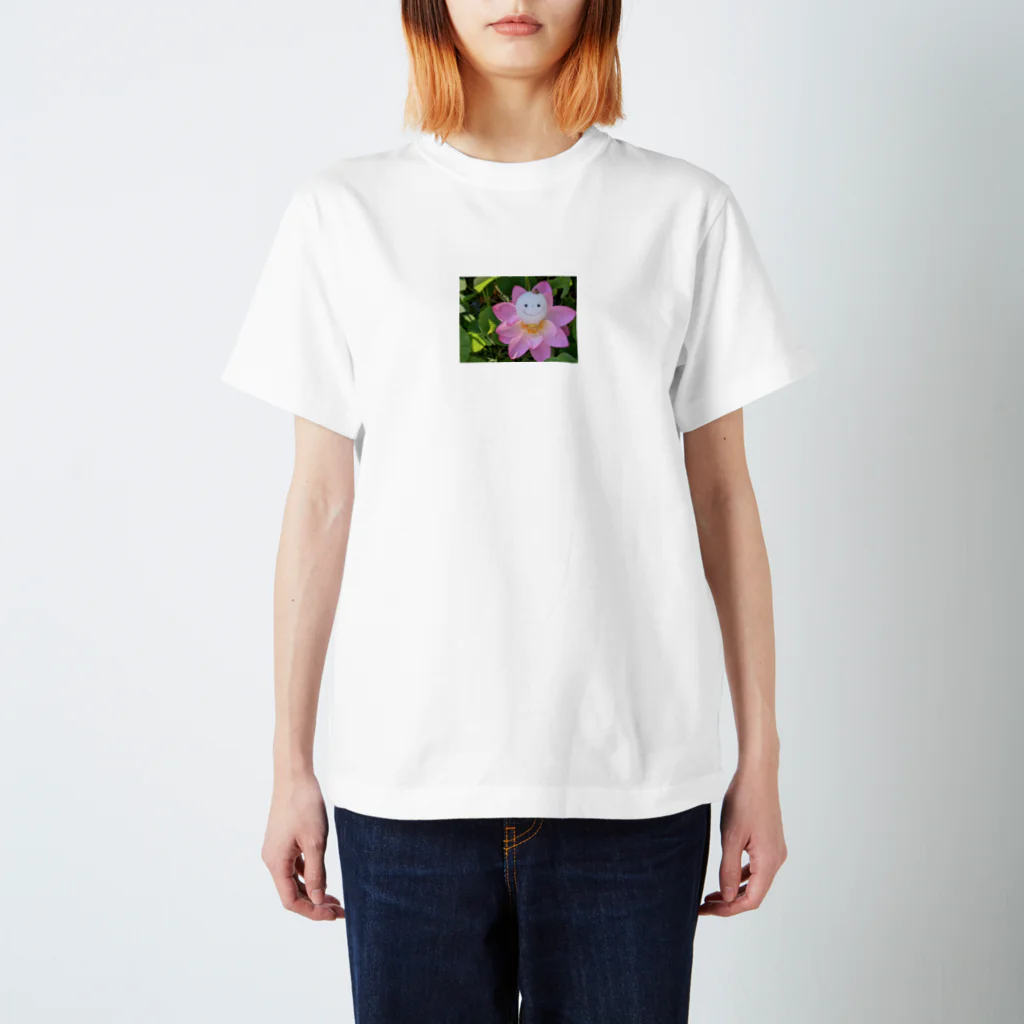 maru_maru_niko_nikoの雪玉ちゃんと蓮の花 Regular Fit T-Shirt