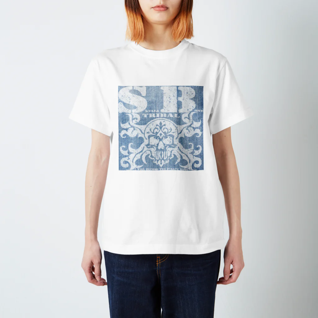 Ａ’ｚｗｏｒｋＳのSKULL&BONE TRIBAL GRUNGE WHT ON DENIM スタンダードTシャツ