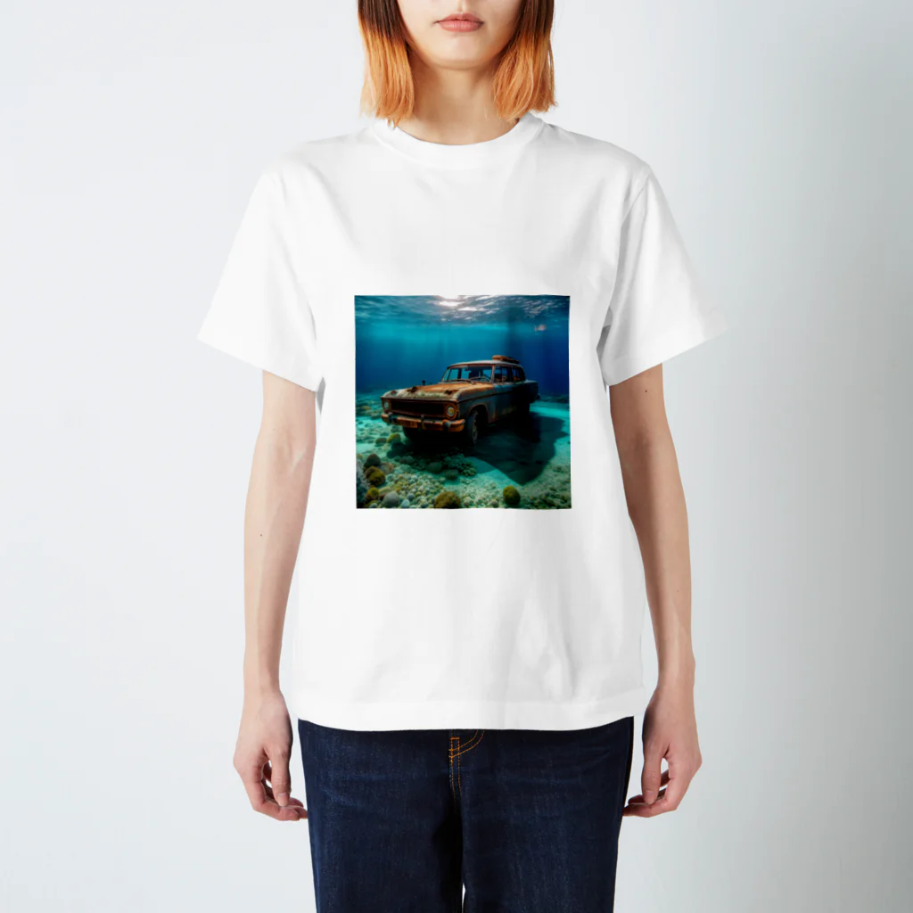 kuwayaの海底に沈む車 スタンダードTシャツ