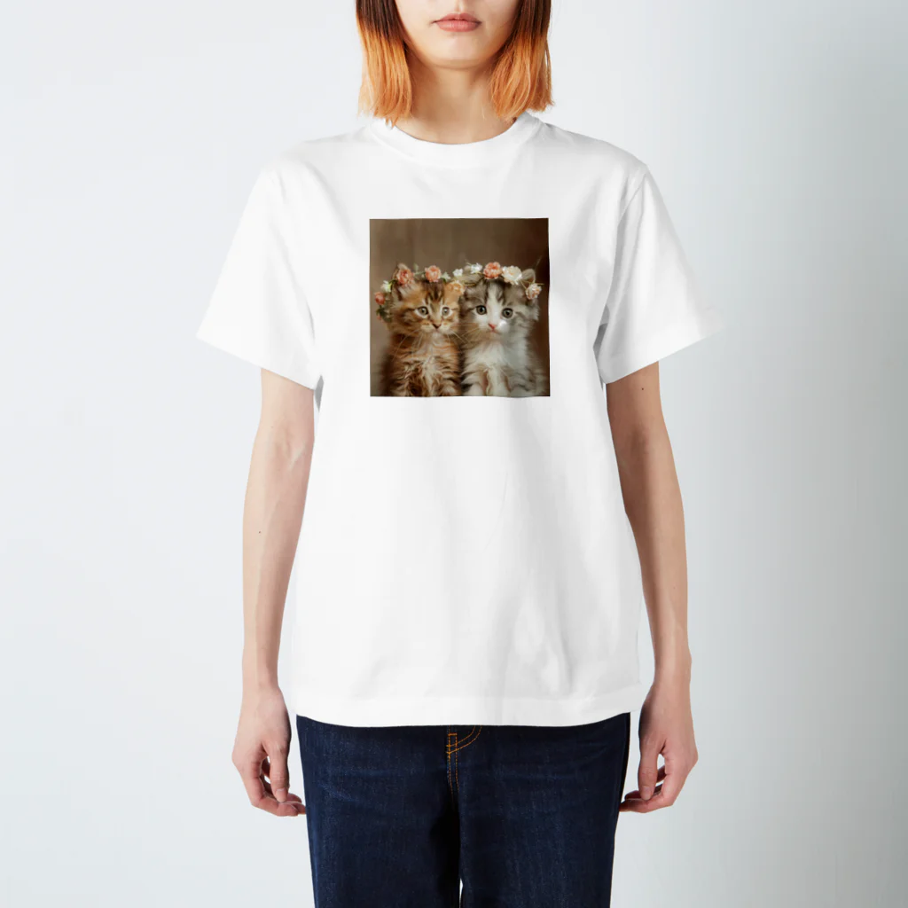 AQUAMETAVERSEの花のティアラをつけた子猫達　ラフルール　1859 スタンダードTシャツ