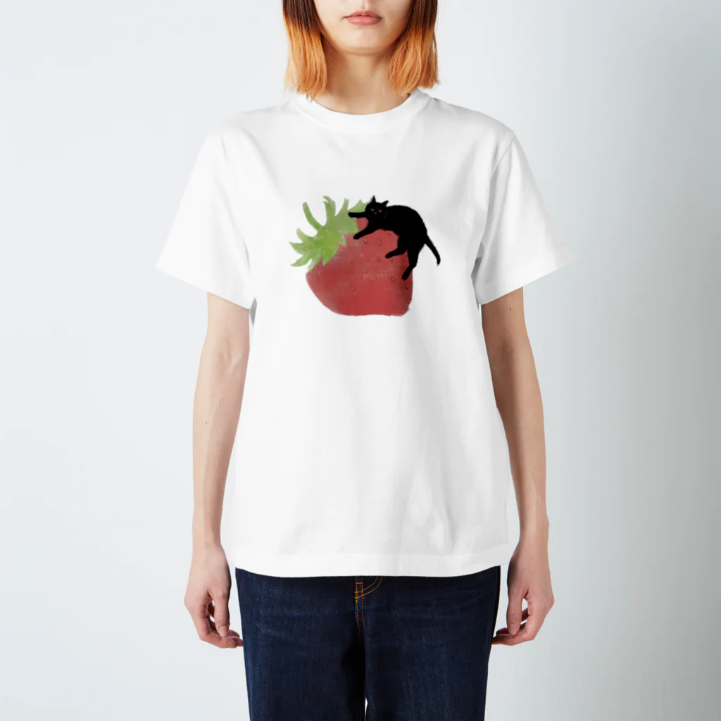 minakawanekoの猫と苺 Regular Fit T-Shirt