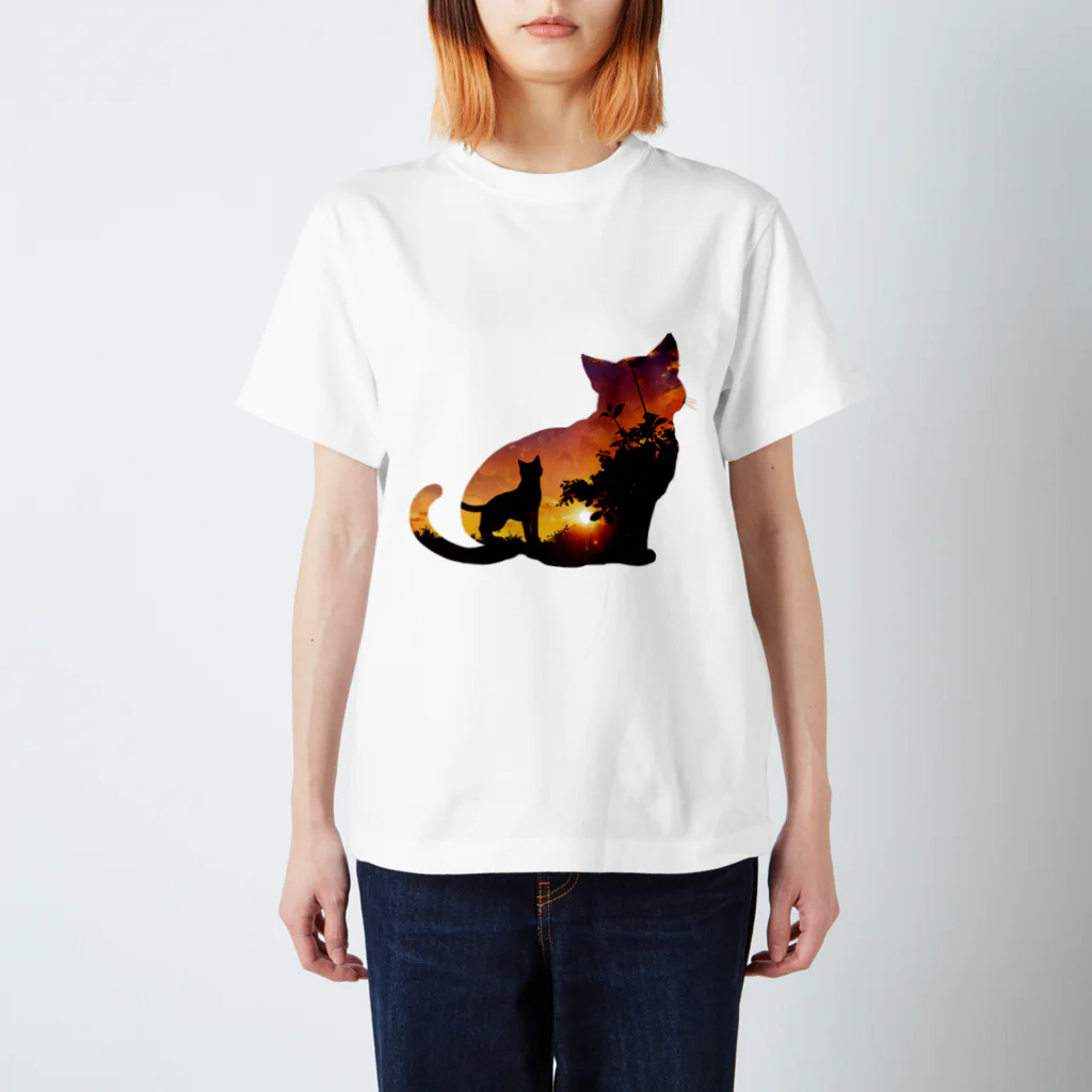 猫との風景の夕焼けと猫と猫002 スタンダードTシャツ