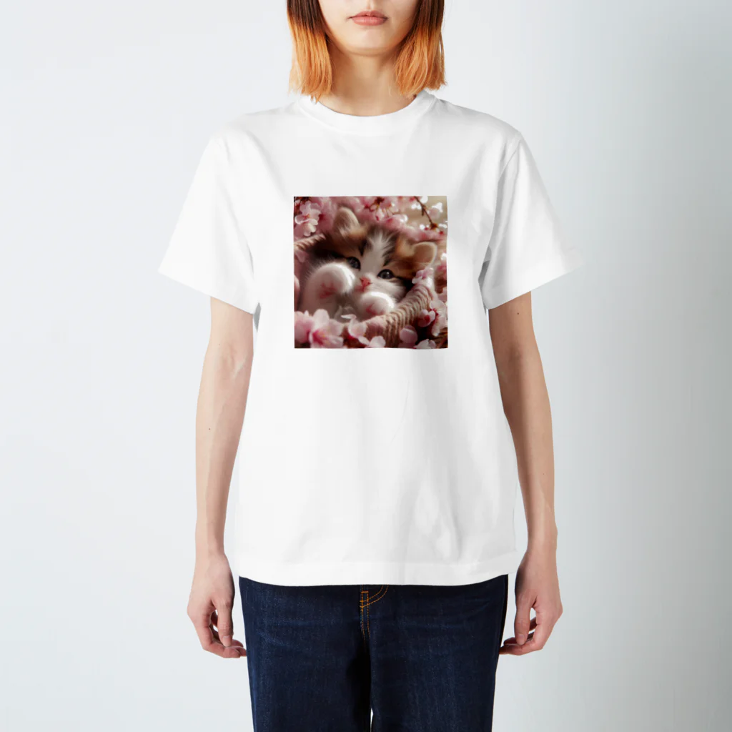 Chimetimeの桜と子猫 Regular Fit T-Shirt