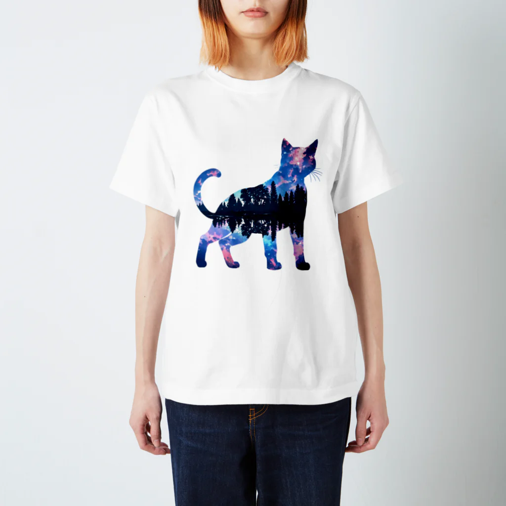 猫との風景の星空と猫_009 Regular Fit T-Shirt