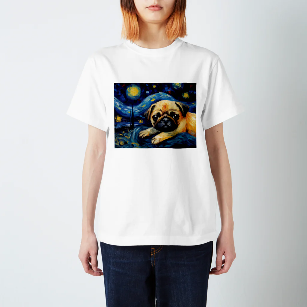 Dog Art Museumの【星降る夜 - パグ犬の子犬 No.3】 Regular Fit T-Shirt