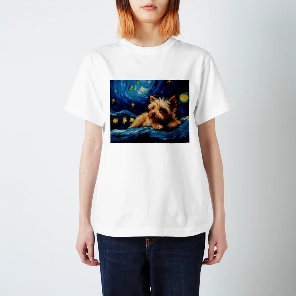 Dog Art Museumの【星降る夜 - ヨークシャーテリア犬の子犬 No.1】 スタンダードTシャツ