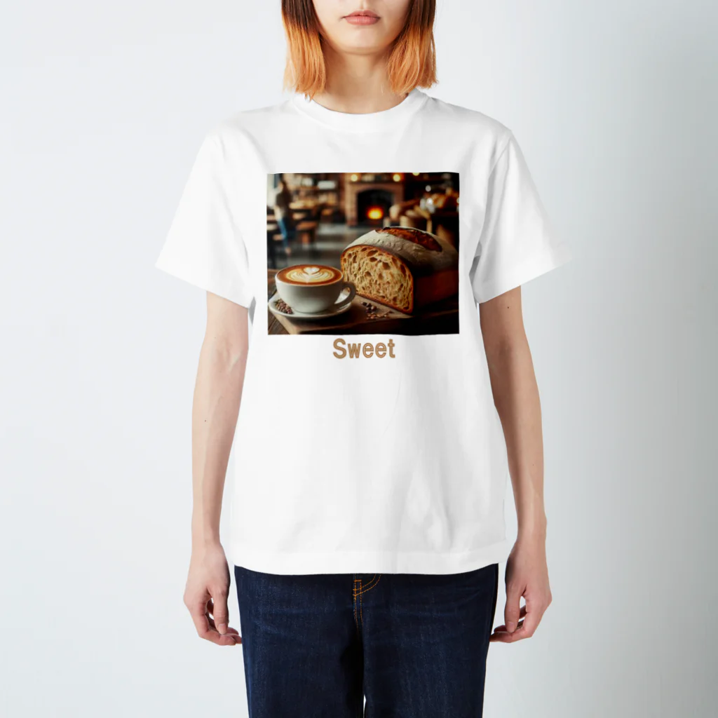 VintageHillsのカフェラテ　sweet Regular Fit T-Shirt