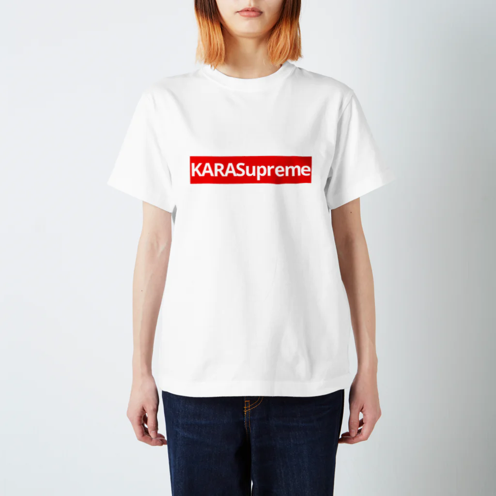 鴉番組公式SHOPのKARASupremeロゴアイテム Regular Fit T-Shirt