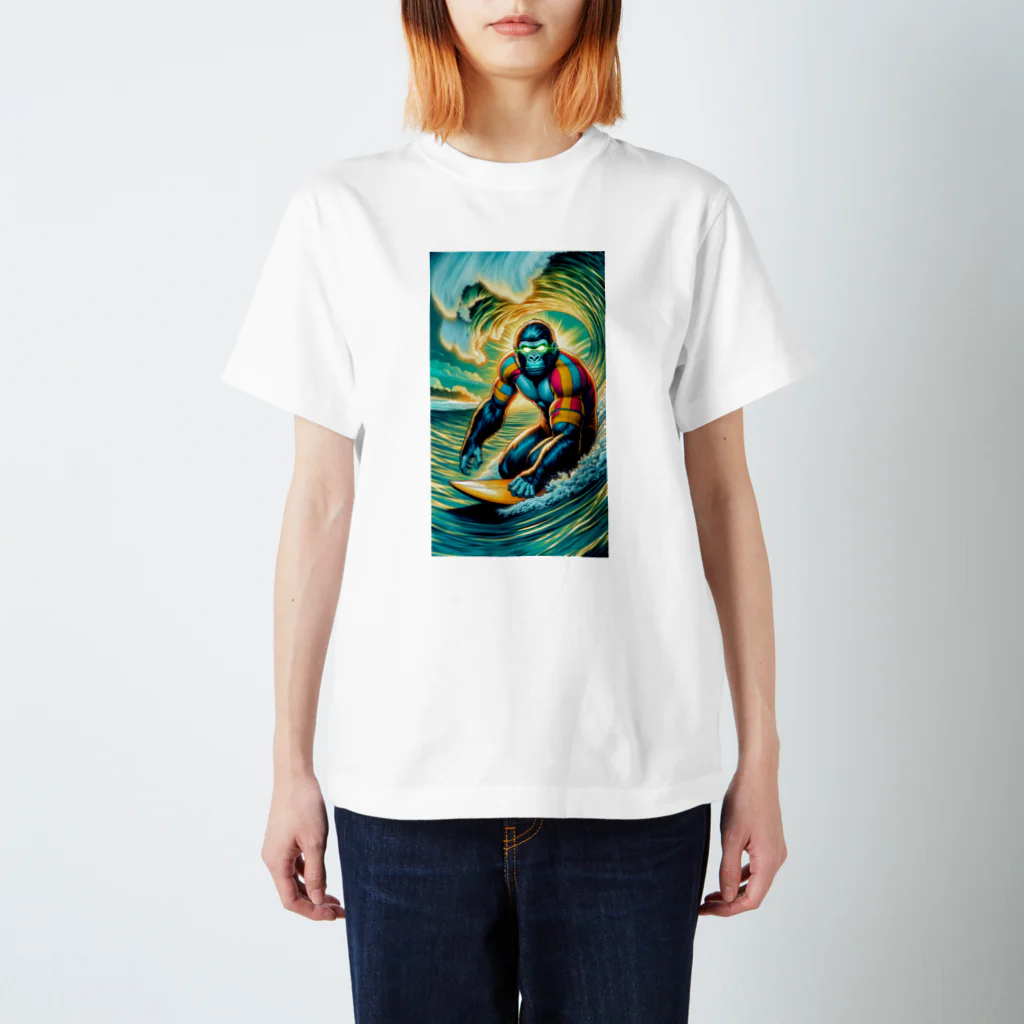 アニマルxスポーツグッズ「アニマル・ヒーローズ」のサーフィンするゴリラ YOSHIO スタンダードTシャツ